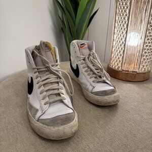 Nike Men’s Sneakers – Style 355169-161 – Size 10